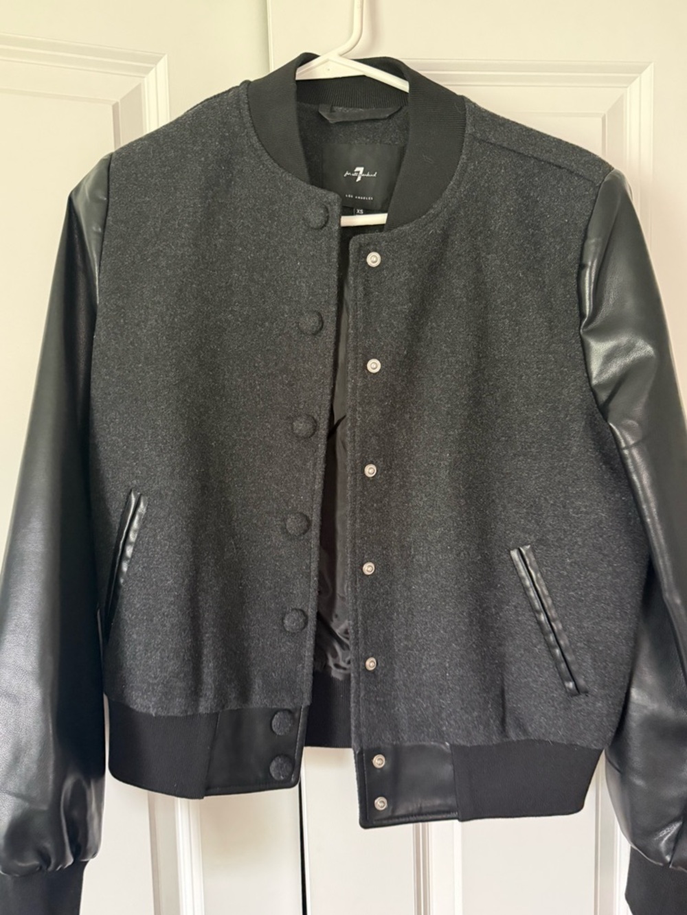 Women's bomber jacket